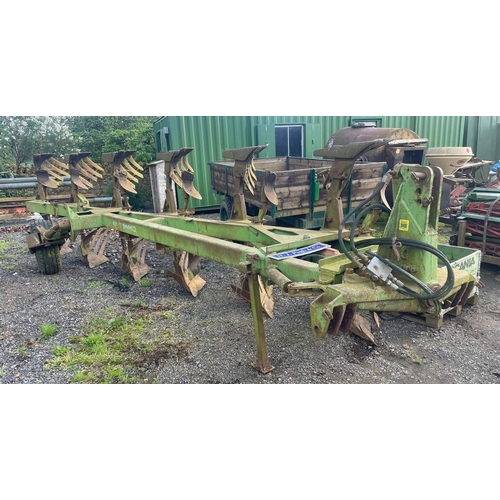 383 - Dowdeswell DP8 6 furrow reversible plough