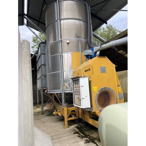 260 - Mecmar SS1 25/210T2 LPG gas fired telescopic grain dryer. 2012. showing 1341 hours. Stored inside, v... 