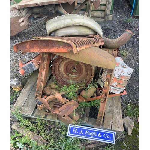 390 - Allis Chalmers engine parts