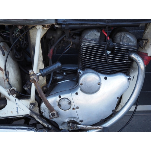 976A - Norton Navigator motorcycle. 1961. 350cc.
Frame No. 19-95464
Engine No. 19-95464
Comes with Buff log... 