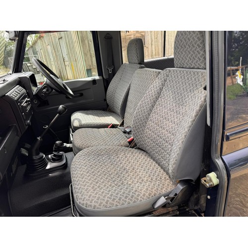 321 - Land Rover Defender 90 County TD5. 2002 (52 plate). Showing 68000 miles, 7 seater, electric pack, Bo... 