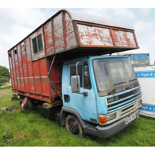 126 - Leyland DAF 45/130 turbo chassis cab with horse box. Reg. M229 EOU