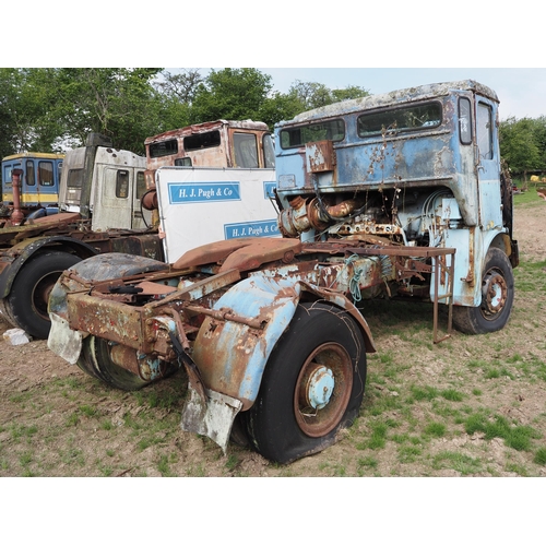 132 - Atkinson Borderer 4 x 2 artic unit with Cummins engine. Reg. HCW 541N. V5