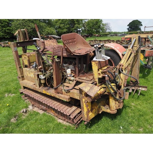 211 - Whitlock crawler tractor with back actor and buckets