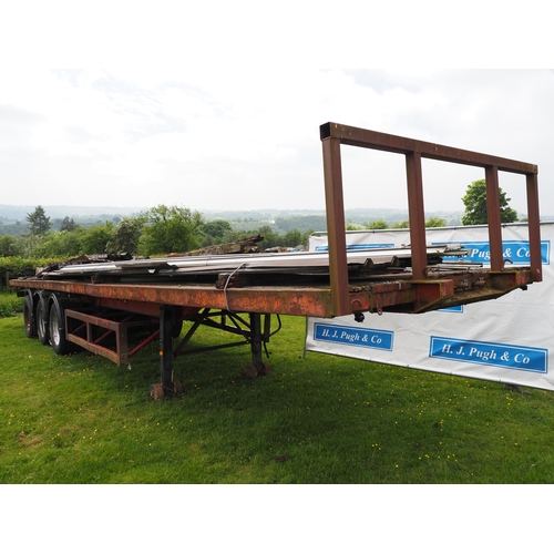 250 - Fruehauf artic tri axle trailer 40ft