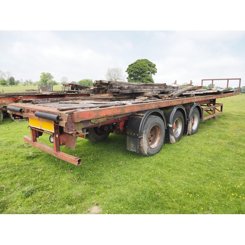 250 - Fruehauf artic tri axle trailer 40ft