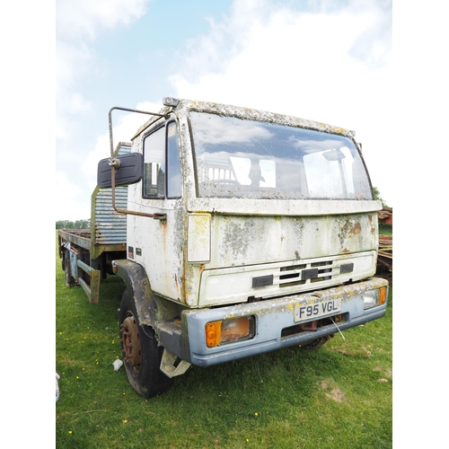 256 - ERF ES6 180 flat bed with Cummins engine. Hydraulics and winch