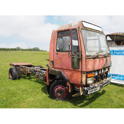 260 - Ford Cargo 0811 chassis cab with Ford 6 cylinder engine