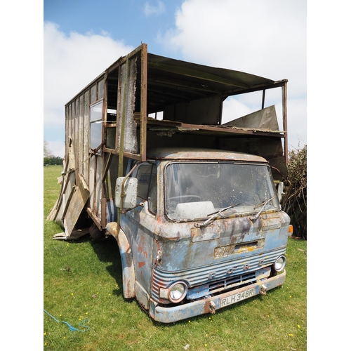 263 - Ford D series 0707 chassis cab. Reg. RLH 348R