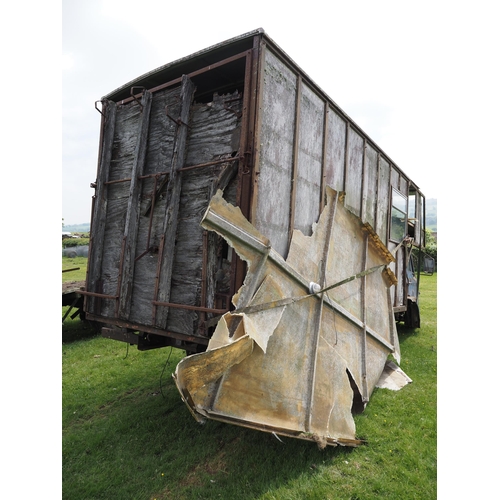 263 - Ford D series 0707 chassis cab. Reg. RLH 348R