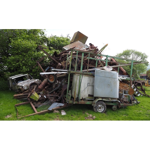 288 - Large pile of scrap iron