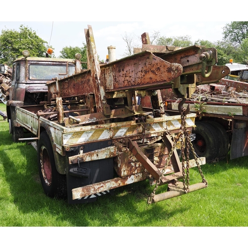 320 - Bedford TK wrecker with Leyland engine. Reg. BDG 358D. V5