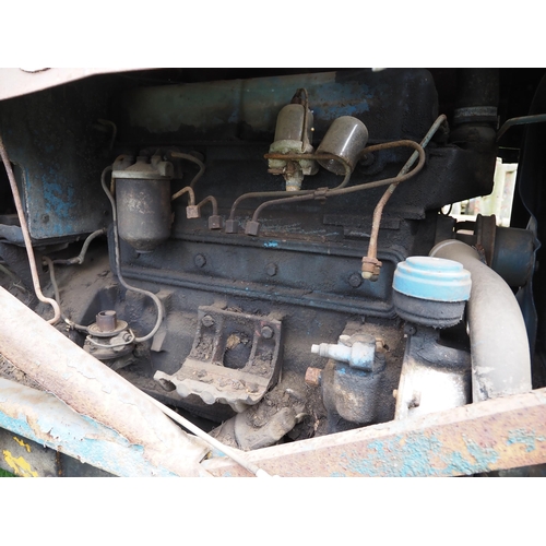 325 - Fordson Super Major tractor with loader brackets