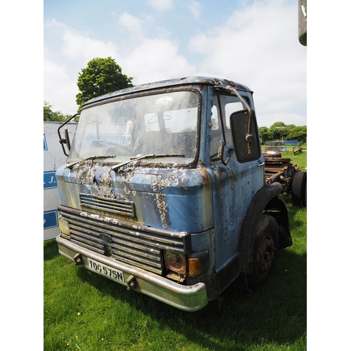 334 - Ford D1010 chassis cab. Reg. TOG 575N