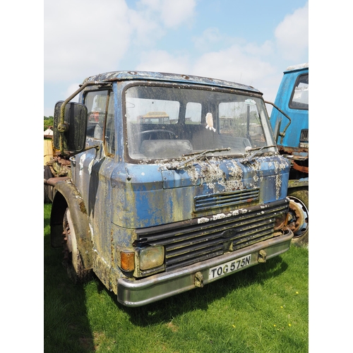 334 - Ford D1010 chassis cab. Reg. TOG 575N