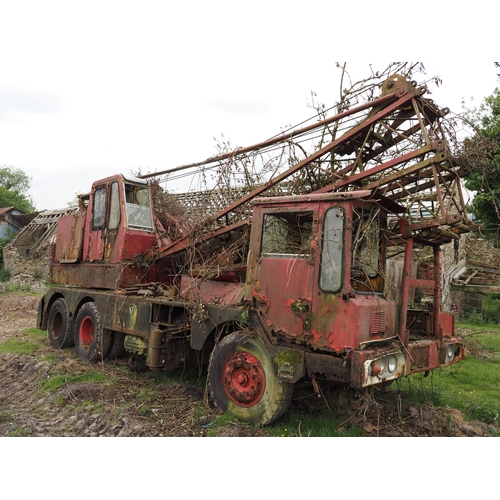 442 - Allen T6 Oxford Grove 6 x 2 crane lorry. No engine