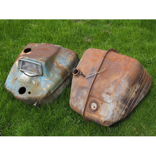 91 - Ford 5000/County fuel tank and dash panel