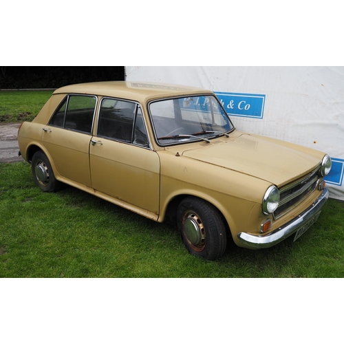 176 - Austin 1300 MKII 5 door saloon car. 1973. 1275cc. Petrol
Running when stored. Fitted with 4 speed ma... 