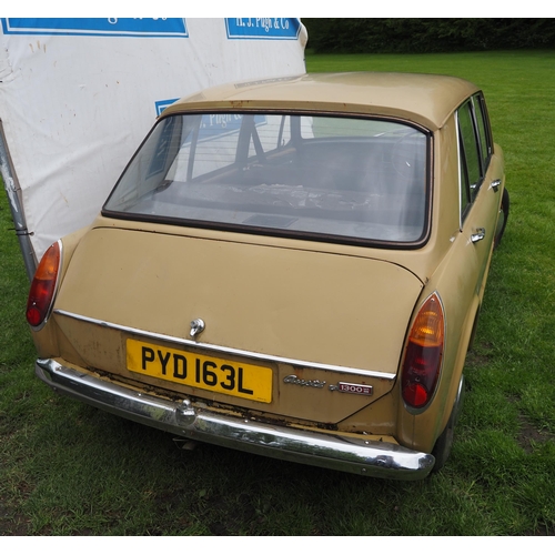 176 - Austin 1300 MKII 5 door saloon car. 1973. 1275cc. Petrol
Running when stored. Fitted with 4 speed ma... 