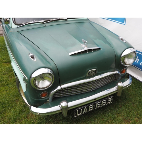 179 - Austin A55 Cambridge 5 door saloon car. 1958. 1489cc. Petrol
Running when stored. Fitted with green ... 