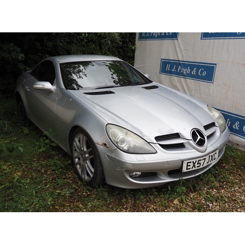 185 - Mercedes SLK 280 convertible car. 2007. 2997cc. Petrol. Runs and drives. Needs battery. 
Running whe... 