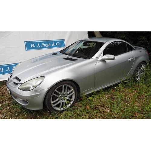 185 - Mercedes SLK 280 convertible car. 2007. 2997cc. Petrol. Runs and drives. Needs battery. 
Running whe... 