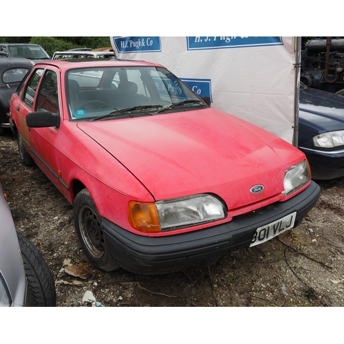 164 - Ford Sierra 2.3 DL saloon car. 1988. 2301cc. Diesel 
Fitted with 5 speed manual gearbox. Showing 76,... 