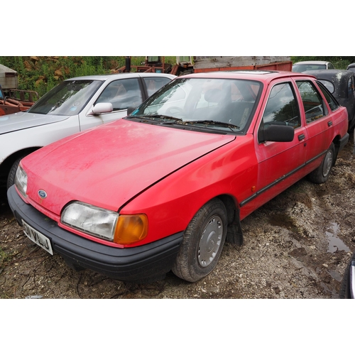 164 - Ford Sierra 2.3 DL saloon car. 1988. 2301cc. Diesel 
Fitted with 5 speed manual gearbox. Showing 76,... 