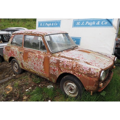 171 - Austin car. In need of restoration