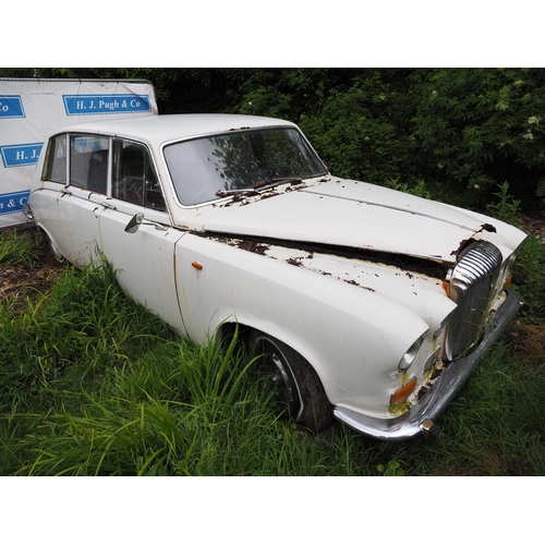 172 - Daimler Limousine. 1979. 4235cc. Petrol
In need of restoration. Showing 70,986 Miles. Reg SXI 4964. ... 