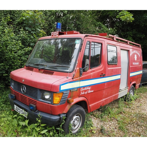 194 - Mercedes 310D Fire Brigade Van. 1994. 2874cc. Diesel. Runs and drives. All lights and siren work. Ne... 