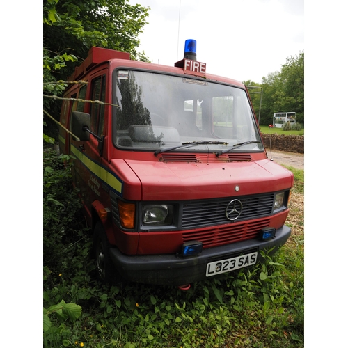 194 - Mercedes 310D Fire Brigade Van. 1994. 2874cc. Diesel. Runs and drives. All lights and siren work. Ne... 