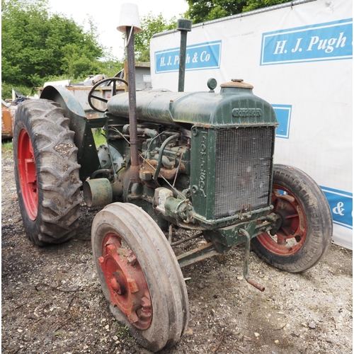 160 - Fordson Standard narrow wing tractor. Petrol paraffin. Engine turns over. Fitted with Allman wheel w... 