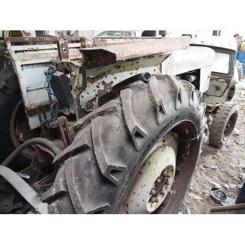 162 - David Brown 990 Selectamatic tractor. Fitted with good rear tyres and pick up hitch