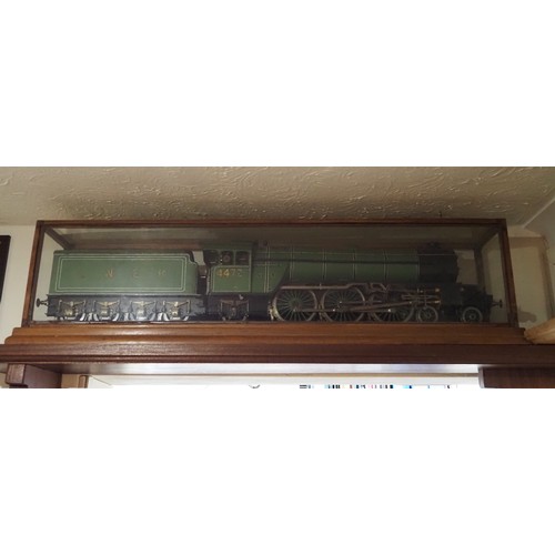 52 - Flying Scotsman steam locomotive. Fitted in wooden display cabinet. Not been steamed in several year... 