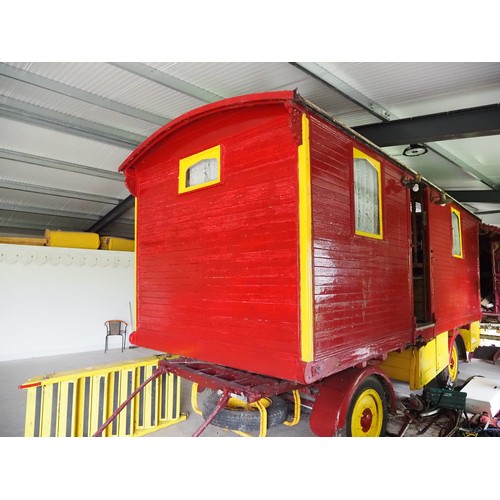 154 - Original Townsend living waggon on 4 wheel chassis. Fully furnished with cooker, sideboard and bedro... 