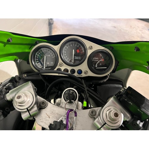 1075 - Kawasaki ZX6R motorcycle. 1995. Good clean original bike, runs and rides. Invoices and spare key.
Re... 