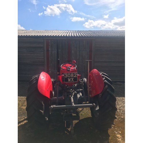 199 - Massey Ferguson 35 tractor. Manufactured in 1960.
3 cylinder diesel,
Reg 3082 WX. V5 document, manua... 