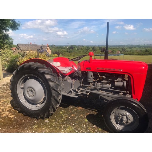 199 - Massey Ferguson 35 tractor. Manufactured in 1960.
3 cylinder diesel,
Reg 3082 WX. V5 document, manua... 