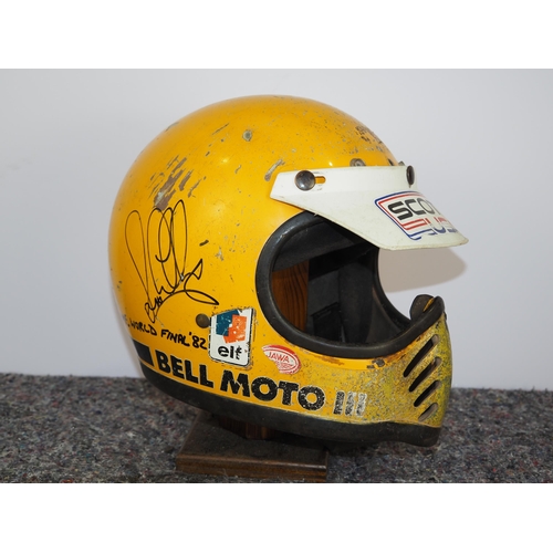 389 - Speedway helmet believed to have been worn and signed by Les Collins in the Individual World Speedwa... 