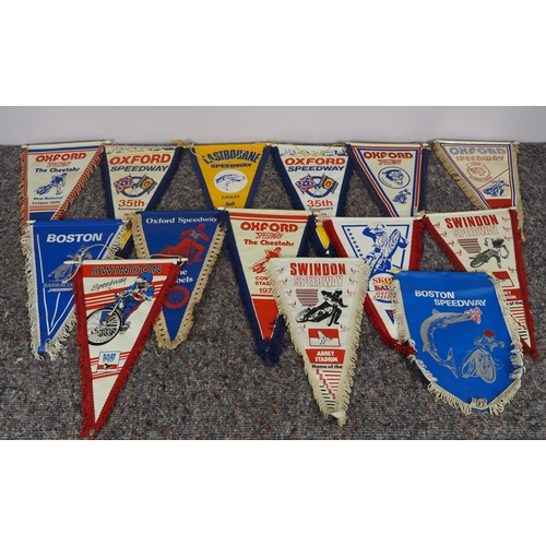 422 - 14 Speedway pennants to include Oxford Cheetahs and the Swindon Robins