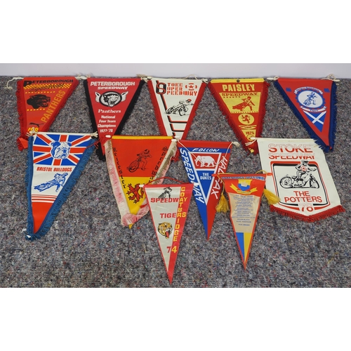 425 - 11 Speedway pennants to include Glasgow Tigers, Paisley Lions and the Bristol Bulldogs