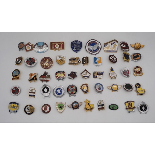 462 - 50 Speedway badges to include the Edinburgh Monarchs, the Poole Pirates, Belle Vue, the Wolverhampto... 