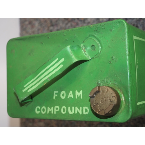 521 - Foam Compound 2 gallon fuel can