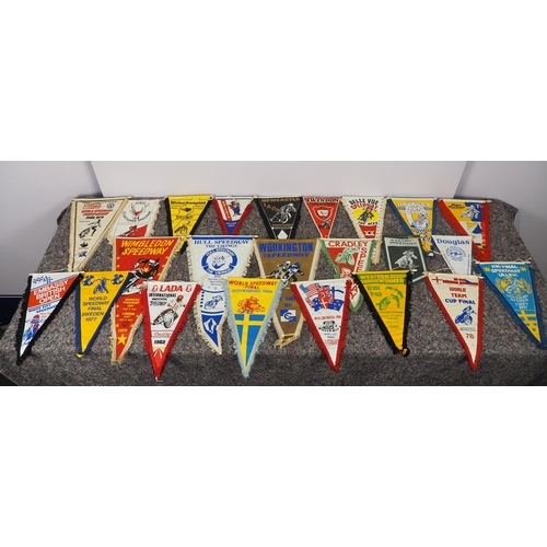 577 - 23 Speedway pennants to include the Swindon Robins, Sweden, the Hull Vikings, the Cradley Heath, etc... 