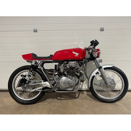 967 - Honda CB350 ex-race bike. 1992. 350cc.
Runs and rides. Tax and MOT exempt. Powder coated new rims, t... 