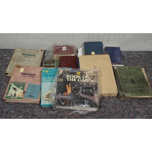 2009 - Quantity of motor literature Wolseley motor workshop manual, AA book of car, The Morris 1000 worksho... 