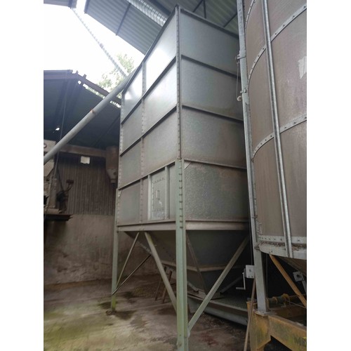 262 - Galvanised square free standing grain silo, approx. 25 ton