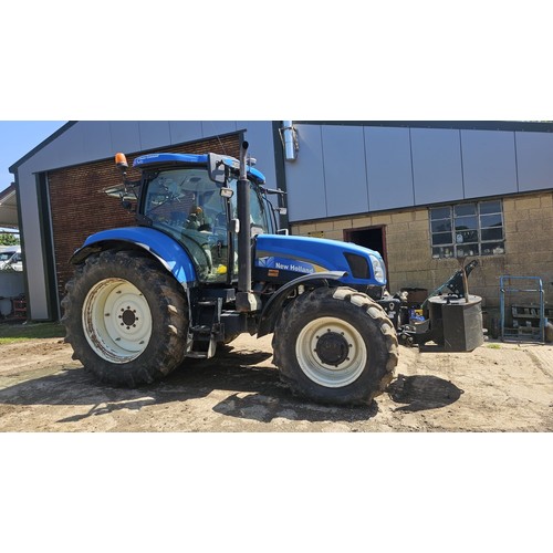 280 - New Holland T6080 4WD tractor. Runs and drives, MX900 front weights, front linkage, Trimble GPS FM-7... 