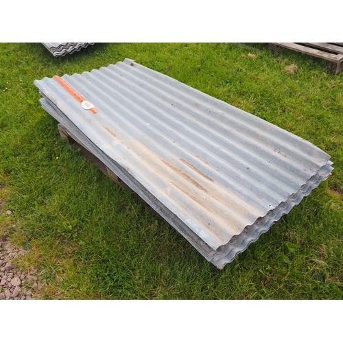 476 - Roofing sheets 6' x 2'6